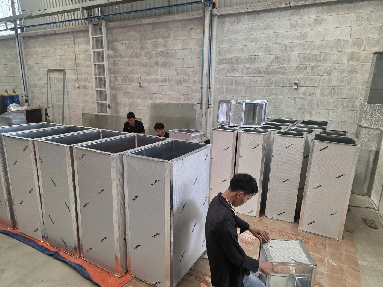 Ống gió dán cách nhiệt Incoflex Polyolefin